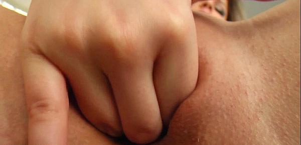  GiveMePink hottie Peaches masturbating until orgasm at home